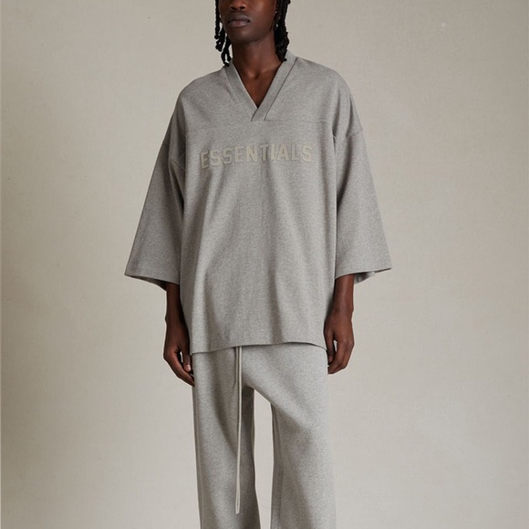 Fear of God Essentials Dark Heather Oatmeal Heavy Football T-Shirt - Men’s XS - Picture 4 of 9